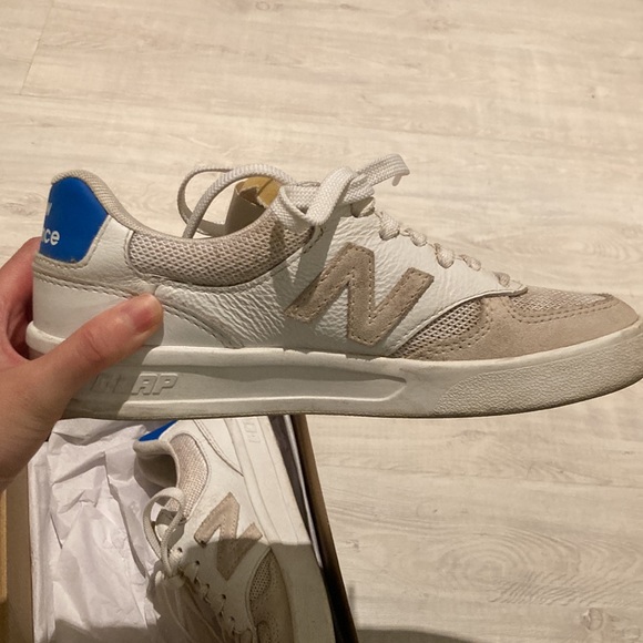 New Balance Unisex CT300 Court Sneaker - Picture 1 of 6